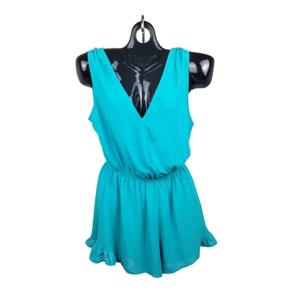 ASTR‎ The Label Women's Teal Ruffle Hem Sleeveless Romper - Picture 2 of 9